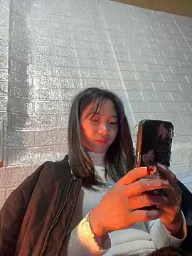 AAANINE22 online show from November 2025 02:50:02 PM