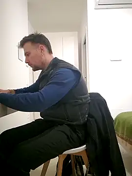 mrlyuis online show from February 2026 07:47:02 PM