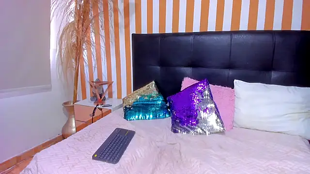 Snapshot of LunaToledo chatting on November 2025 12:49:02 PM LunaToledo online show from November 2025 12:49:02 PM