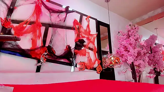 Snapshot of TessaCooper1 chatting on October 2025 08:04:02 PM TessaCooper1 online show from October 2025 08:04:02 PM