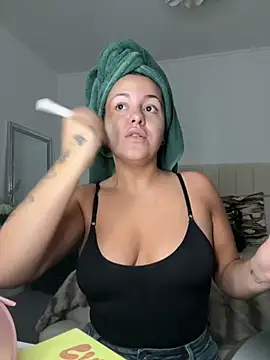 AlyssaAngell online show from November 2025 09:42:02 AM