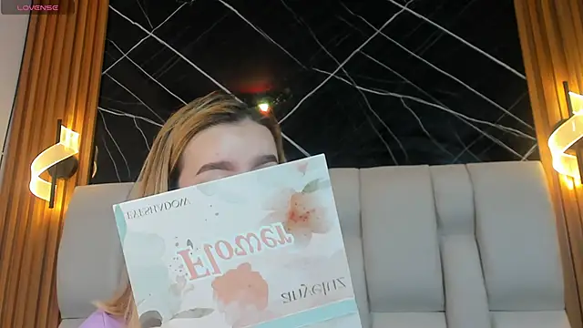 Snapshot of kristal_joi_dl chatting on November 2025 12:39:02 PM kristal joi dl online show from November 2025 12:39:02 PM