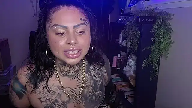 Snapshot of chicanachic13 chatting on May 2026 04:50:01 AM chicanachic13 online show from May 2026 04:50:01 AM