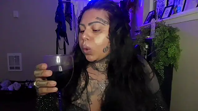 Snapshot of chicanachic13 chatting on June 2026 05:10:01 AM chicanachic13 online show from June 2026 05:10:01 AM