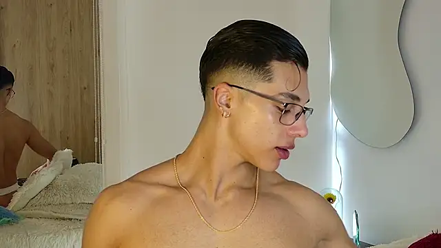 Troye Williams online show from April 2026 12:43:01 PM