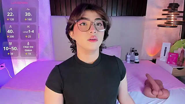 Creamy Angelo online show from February 2026 01:07:02 PM