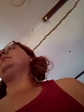 XEmoxkittyx online show from February 2026 06:55:02 PM