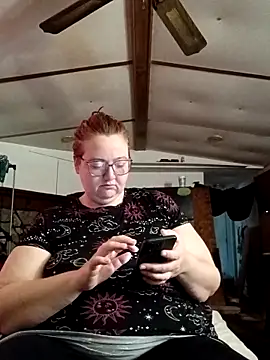 XEmoxkittyx online show from February 2026 06:06:02 PM