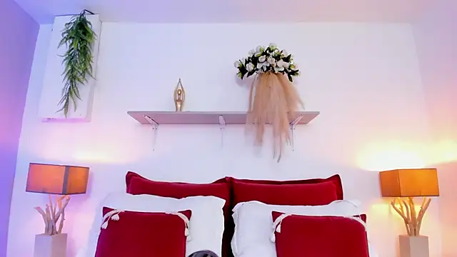 LuciaBenett  online show from October 2025 07:25:01 PM