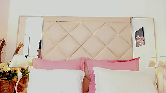 LuciaBenett  online show from January 2026 07:17:01 PM