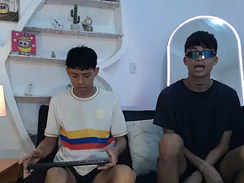 Snapshot of BEAUTY_BOYS1 chatting on September 2025 07:08:01 AM BEAUTY BOYS1 online show from September 2025 07:08:01 AM