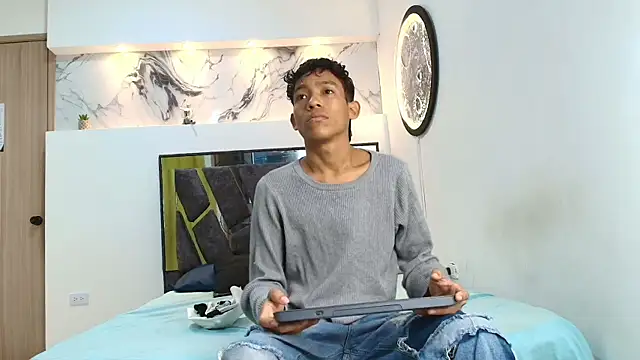 Snapshot of BEAUTY_BOYS1 chatting on November 2025 07:20:01 AM BEAUTY BOYS1 online show from November 2025 07:20:01 AM