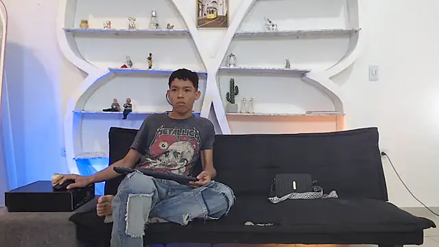 Snapshot of BEAUTY_BOYS1 chatting on November 2025 07:18:01 AM BEAUTY BOYS1 online show from November 2025 07:18:01 AM