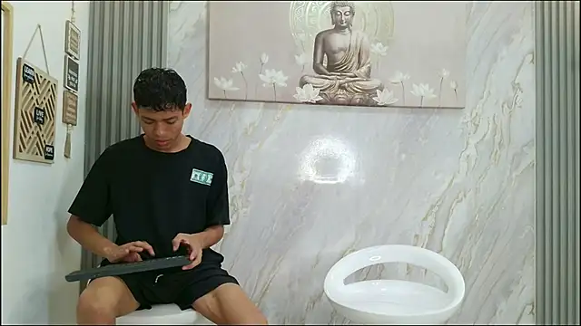 Snapshot of BEAUTY_BOYS1 chatting on February 2026 07:24:02 AM BEAUTY BOYS1 online show from February 2026 07:24:02 AM