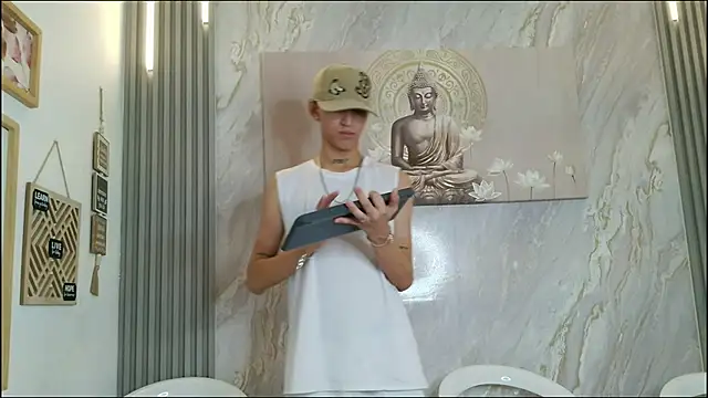 Snapshot of BEAUTY_BOYS1 chatting on February 2026 07:53:02 PM BEAUTY BOYS1 online show from February 2026 07:53:02 PM