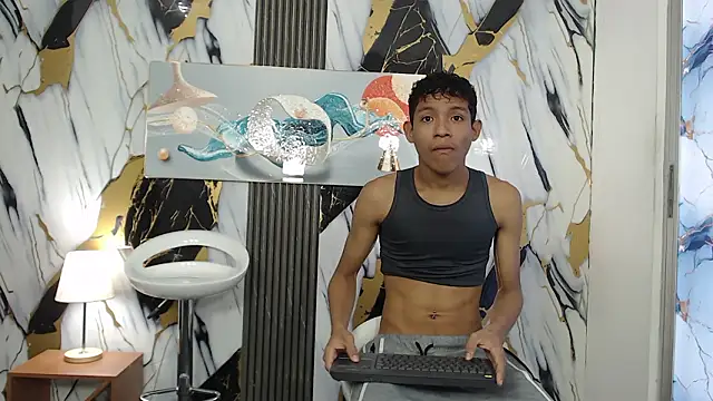 Snapshot of BEAUTY_BOYS1 chatting on February 2026 07:21:02 PM BEAUTY BOYS1 online show from February 2026 07:21:02 PM