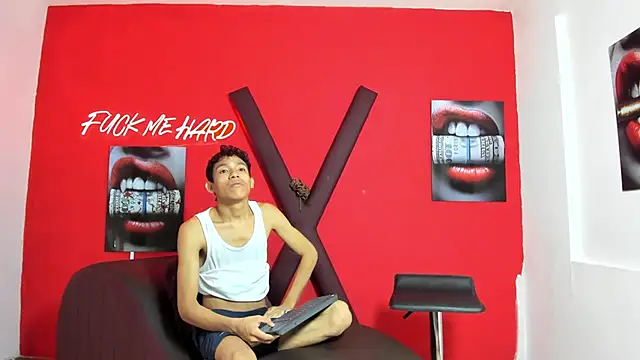 Snapshot of BEAUTY_BOYS1 chatting on March 2026 07:20:02 PM BEAUTY BOYS1 online show from March 2026 07:20:02 PM