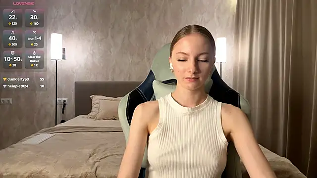 BrightAnnie online show from November 2025 04:10:02 PM