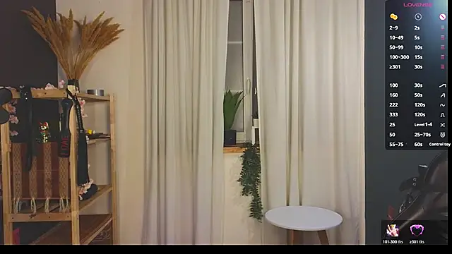 laracroftmansion online show from November 2025 06:21:02 PM