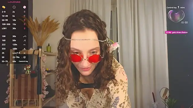 laracroftmansion online show from December 2025 06:35:02 PM