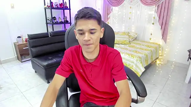 Aron Boyy online show from September 2025 08:21:02 PM