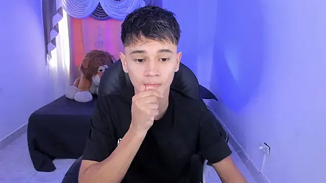 Aron Boyy online show from February 2026 07:48:01 PM