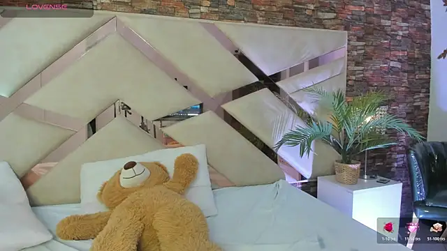 Snapshot of Valery_Brand chatting on February 2026 01:16:02 PM Valery Brand online show from February 2026 01:16:02 PM