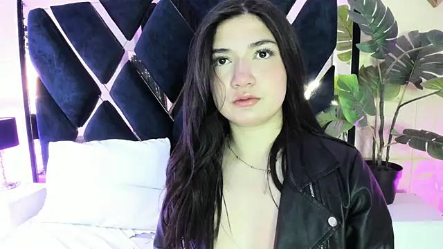 Snapshot of Valery_Brand chatting on April 2026 11:37:01 AM Valery Brand online show from April 2026 11:37:01 AM