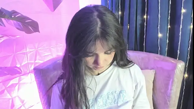 Snapshot of Valery_Brand chatting on June 2026 11:43:01 AM Valery Brand online show from June 2026 11:43:01 AM