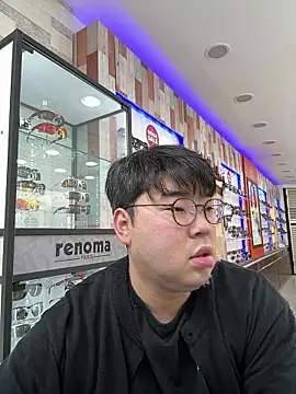 Snapshot of gayfucuxuc chatting on December 2025 02:50:02 AM gayfucuxuc online show from December 2025 02:50:02 AM