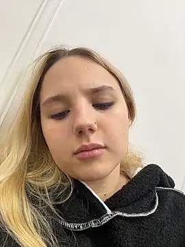 Sky Cutie online show from November 2025 04:32:02 AM