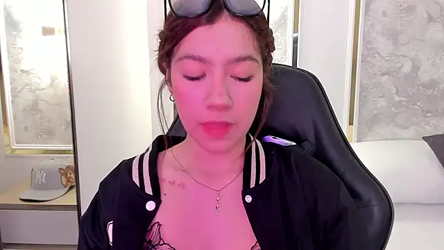 doll eyees  online show from September 2025 02:26:01 AM