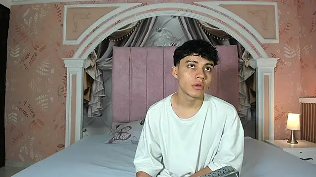 Snapshot of Dani_rivass chatting on December 2025 12:43:01 PM Dani rivass online show from December 2025 12:43:01 PM