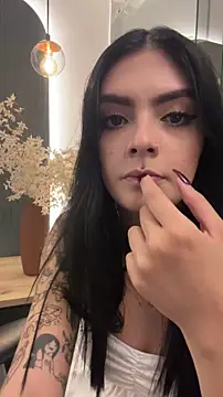 Snapshot of AliceRitter chatting on June 2026 11:40:01 PM AliceRitter online show from June 2026 11:40:01 PM