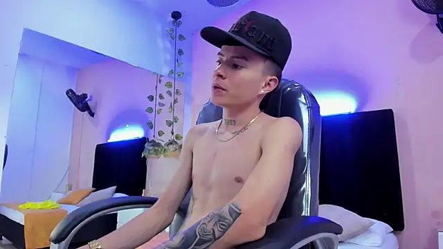 Nascary Fox online show from December 2025 07:22:01 PM