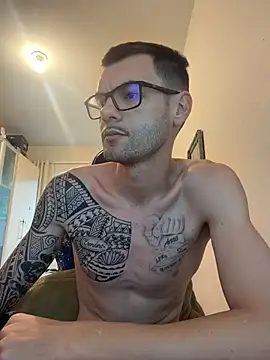 Snapshot of Leonsouzaof chatting on December 2025 10:53:01 AM Leonsouzaof online show from December 2025 10:53:01 AM