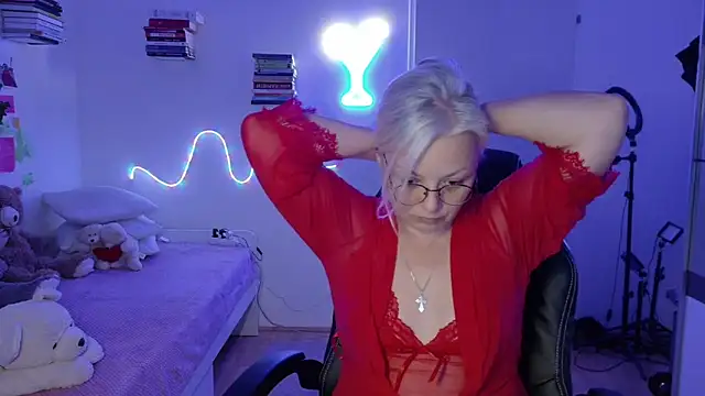 Linsy Kim online show from April 2026 06:08:02 PM