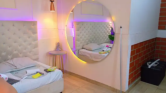 Snapshot of CathMellow chatting on February 2026 09:41:01 AM CathMellow online show from February 2026 09:41:01 AM