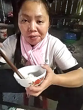 venu00 online show from December 2025 03:00:02 AM