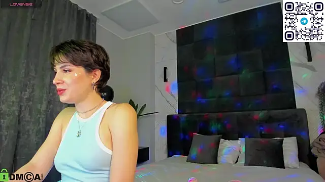 Adeline Perle online show from September 2025 01:16:02 AM