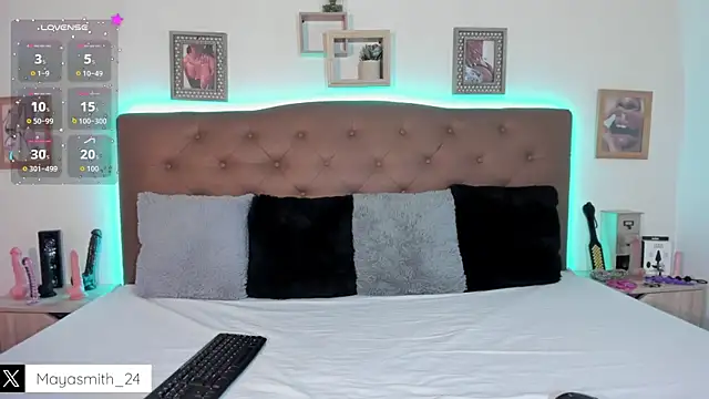 MAYASMITH   online show from January 2026 02:25:01 AM