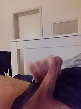 Snapshot of NewJoiner chatting on February 2026 06:37:01 PM NewJoiner online show from February 2026 06:37:01 PM