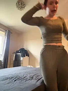 Sophsaysxox online show from November 2025 02:02:01 PM