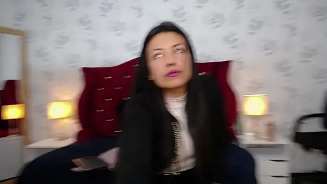 MargarettCooper online show from November 2025 12:18:02 PM