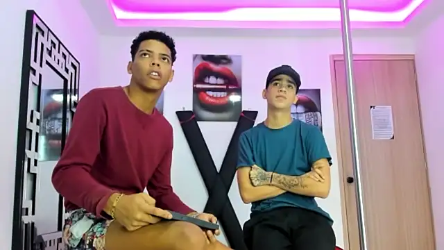 PRETTY FEM online show from October 2025 01:23:02 PM