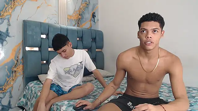 PRETTY FEM online show from April 2026 01:36:02 AM