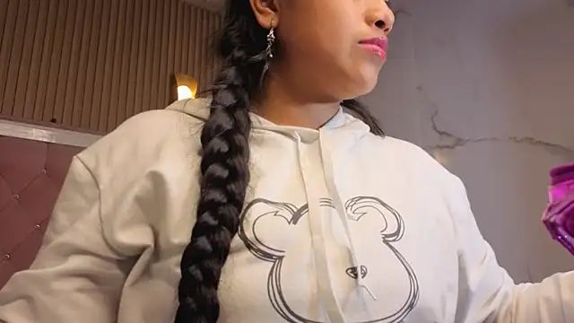 Victoria b  online show from November 2025 08:18:01 PM