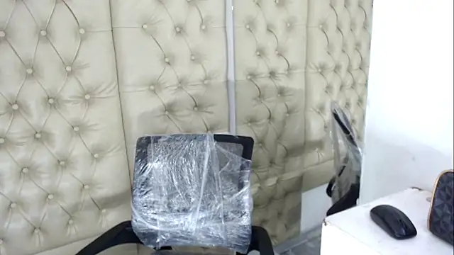 Snapshot of JessicaHott01 chatting on February 2026 08:39:01 PM JessicaHott01 online show from February 2026 08:39:01 PM