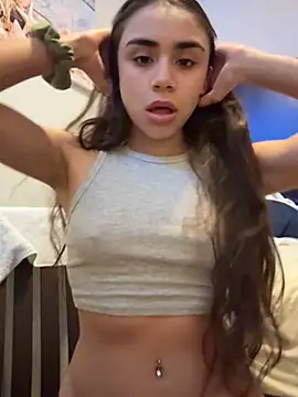 Snapshot of Ariovalle chatting on February 2026 05:45:01 AM Ariovalle online show from February 2026 05:45:01 AM