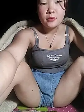 Snapshot of lylylove chatting on June 2026 01:39:01 AM lylylove online show from June 2026 01:39:01 AM